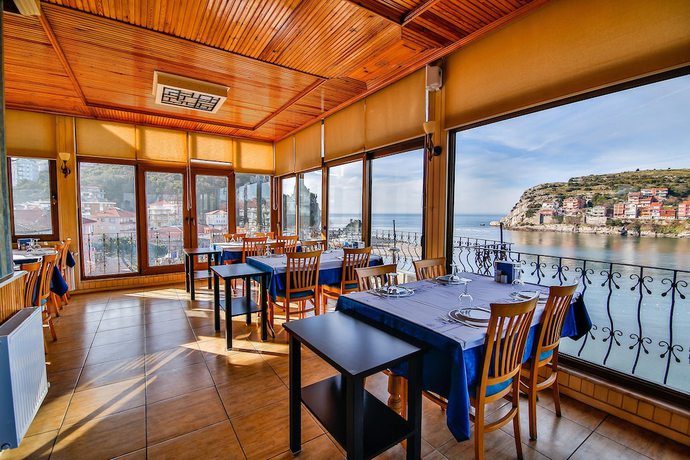 Imagen del bar/restaurante del Isikaltin Hotel. Foto 4