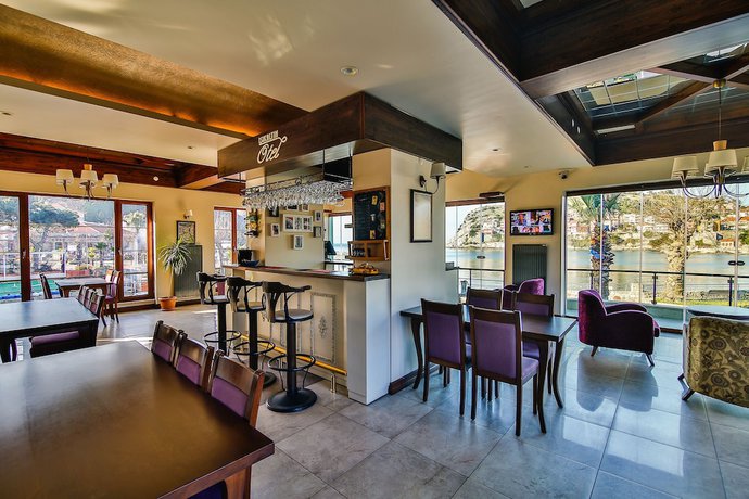 Imagen del bar/restaurante del Isikaltin Hotel. Foto 5