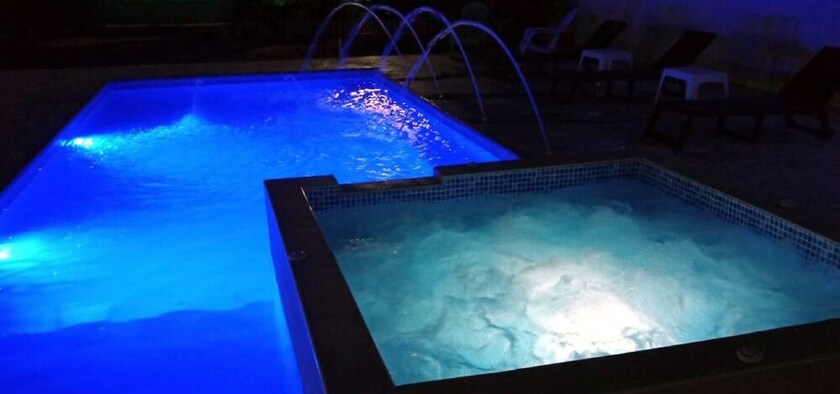 Imagen de la piscina del Island House Hotels. Foto 34