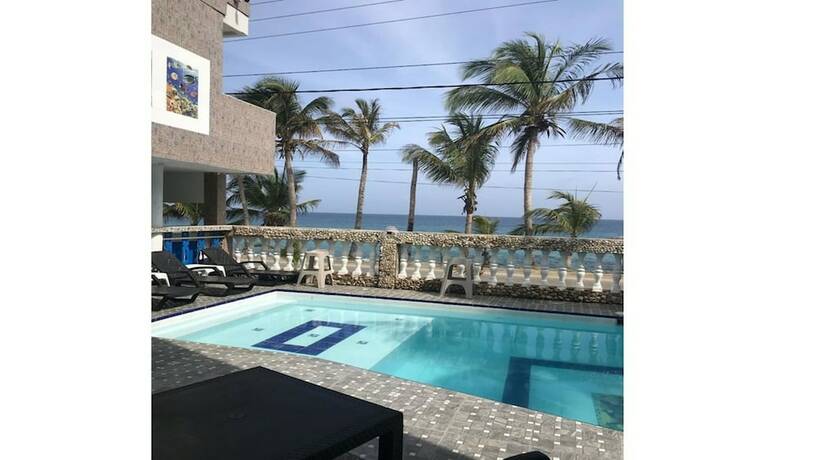 Imagen de la piscina del Island House Hotels. Foto 36