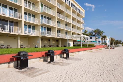 Imagen general del Island Inn Beach Resort. Foto 3