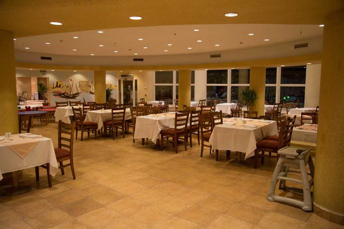 Imagen del bar/restaurante del Island View Resort. Foto 2