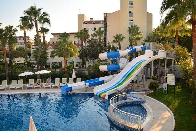 Imagen general del Istanbul Beach Hotel. Foto 12
