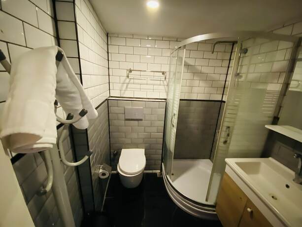 Imagen de la habitación del Istanbul Budget Hotel, Beyoglu. Foto 18