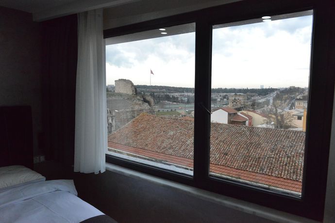 Imagen de la habitación del Istanbul Efes Hotel. Foto 14