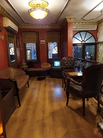 Imagen del bar/restaurante del Istanbul Irish Hotel. Foto 2