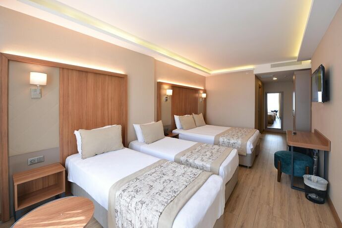 Imagen de la habitación del Istport Hotel. Foto 17