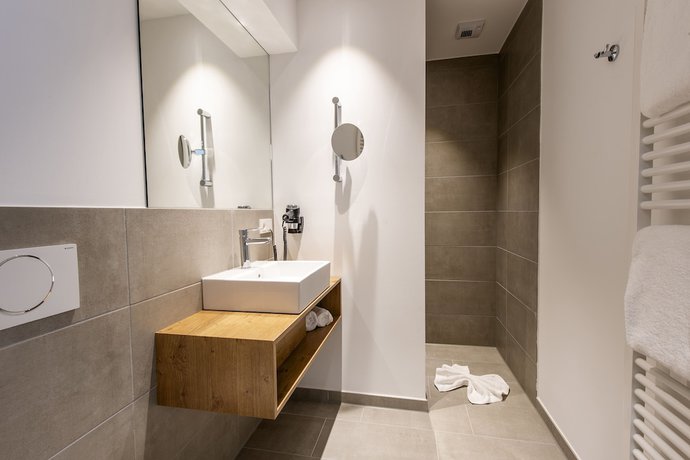 Imagen de la habitación del JaHotel. Foto 13