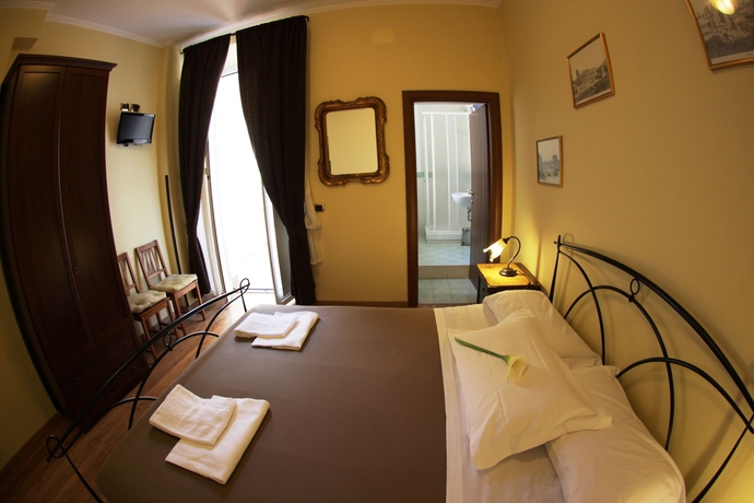 Imagen de la habitación del Jacuzzi Rooms. Foto 7