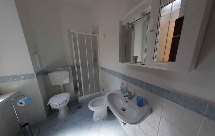 Imagen de la habitación del Jacuzzi Rooms. Foto 16