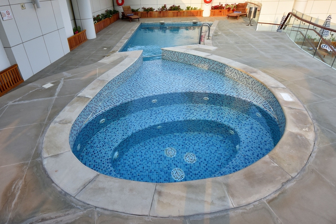 Imagen de la piscina del Jannah Place Dubai Marina. Foto 18