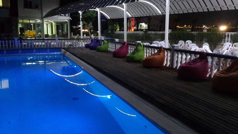 Imagen de la piscina del Jasmin Blue Otel. Foto 19