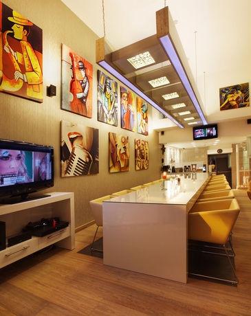 Imagen del bar/restaurante del Jazz Hotel. Foto 5