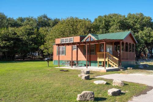 Imagen de la habitación del Jellystone Park Hill Country. Foto 17