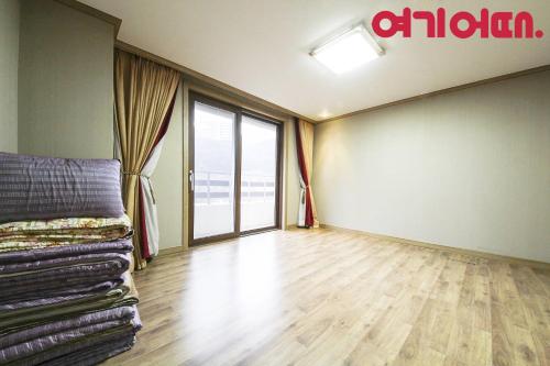 Imagen de la habitación del Jeongsun Ace Family Tourist Hotel. Foto 19