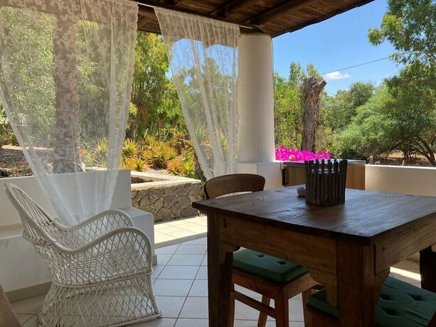 Imagen de la habitación del Jer&agrave; Aloe BandB Relax-Vulcanello. Foto 15