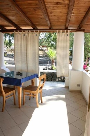 Imagen de la habitación del Jer&agrave; Aloe BandB Relax-Vulcanello. Foto 19