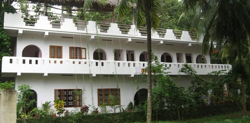 Imagen de los exteriores del Jickys Nest. Foto 16