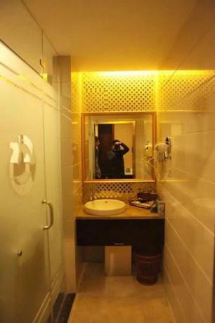 Imagen de la habitación del Jiujiang Yifeng Hotel. Foto 8