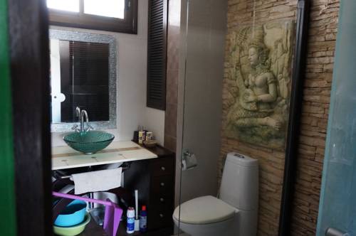 Imagen de la habitación del Jomtien Hill Resort Pratamnak. Foto 16