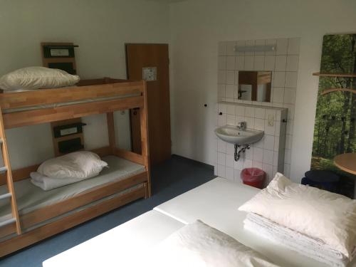 Imagen de la habitación del Jugendherberge Detmold. Foto 10
