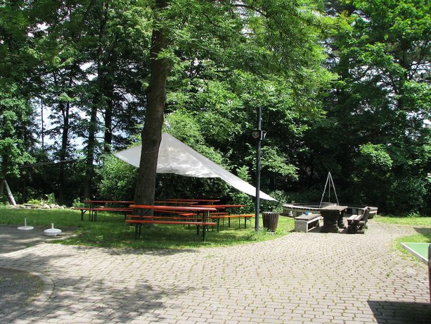 Imagen de los exteriores del Jugendherberge Hof - Hostel. Foto 7