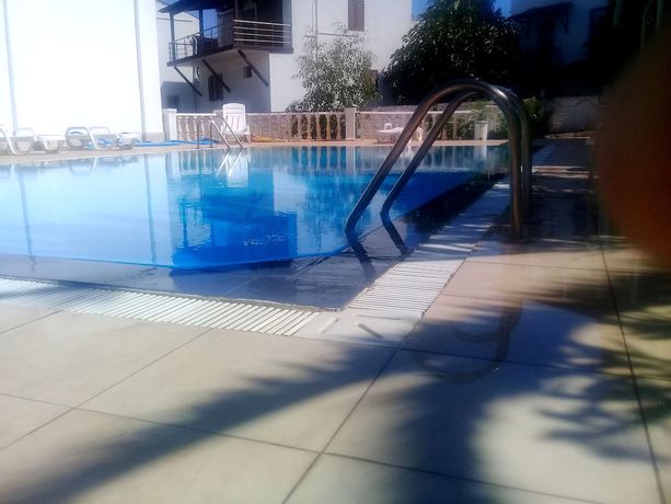 Imagen de la piscina del Jungle Apart Hotel. Foto 18