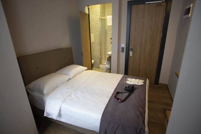 Imagen de la habitación del Jurnal Hotel. Foto 12