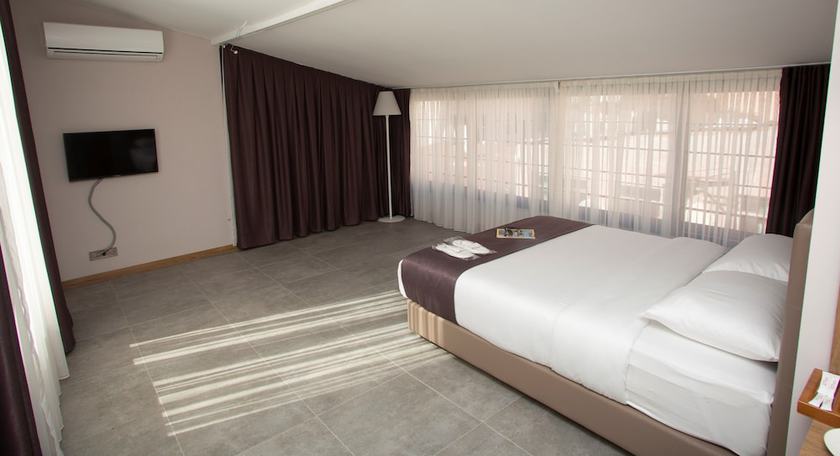 Imagen de la habitación del Jurnal Hotel. Foto 17