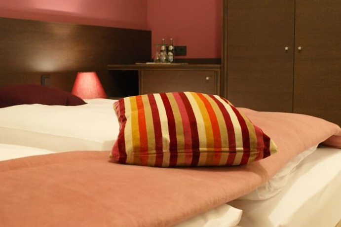 Imagen de la habitación del KH Hotel. Foto 13