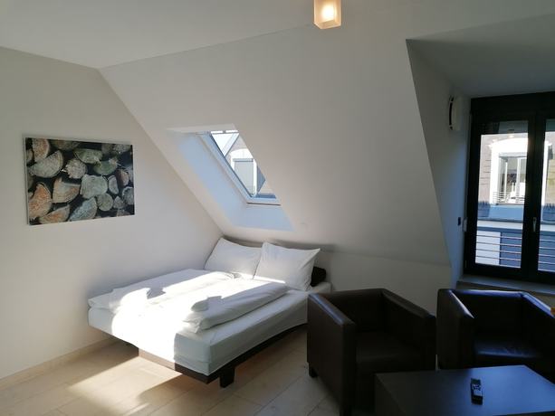 Imagen de la habitación del KH Hotel. Foto 16