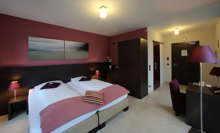 Imagen de la habitación del KH Hotel. Foto 19