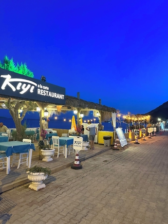 Imagen del bar/restaurante del KIYI SUITES OTEL PALAMUTBUKU. Foto 4
