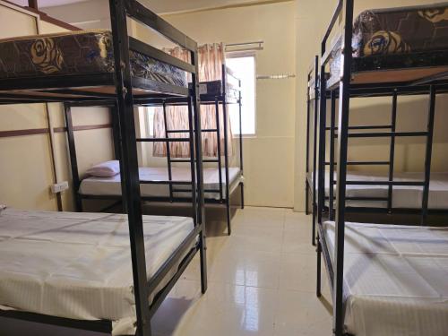 Imagen de la habitación del KSHIPRA GUEST HOUSE. Foto 13