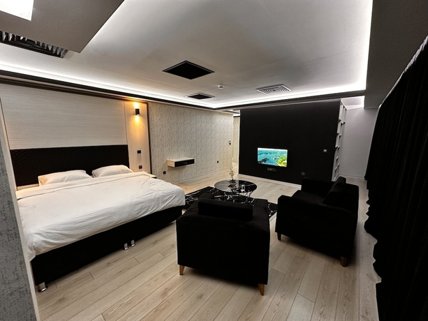 Imagen de la habitación del KT Suite. Foto 3