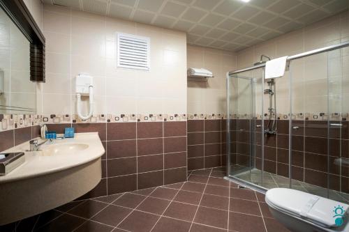Imagen de la habitación del KT&Uuml; Koru Otel, Ortahisar. Foto 18