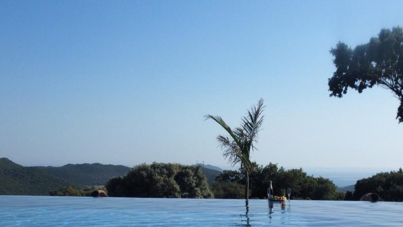 Imagen de la piscina del Kaş Konak Bungalows. Foto 16
