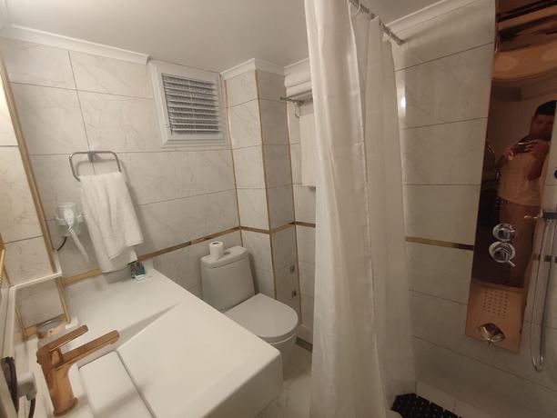 Imagen de la habitación del Kadeer Hotel. Foto 3