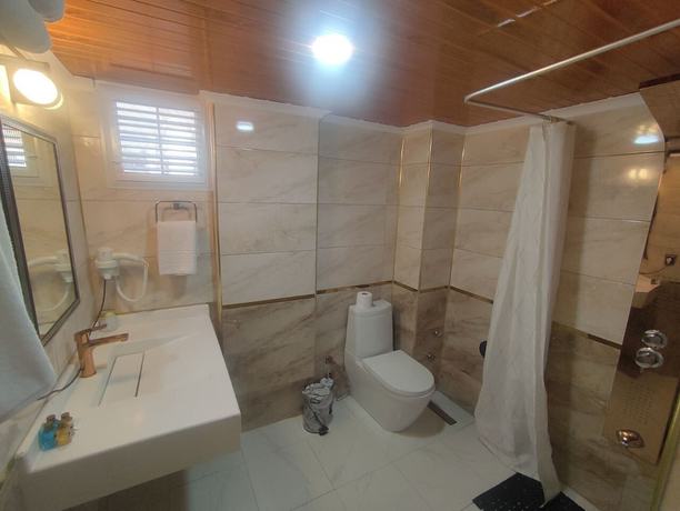 Imagen de la habitación del Kadeer Hotel. Foto 10