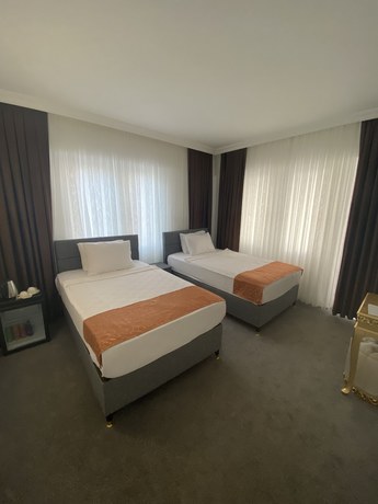 Imagen de la habitación del Kadeer Hotel. Foto 17