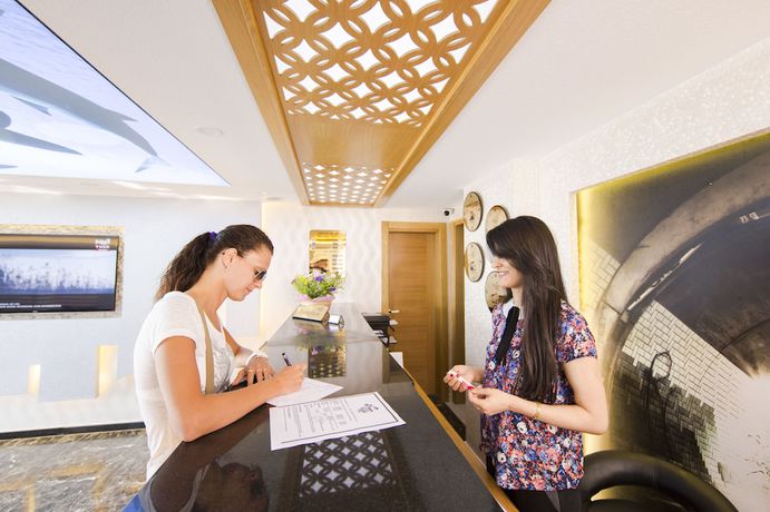 Imagen de los interiores del Kadriye Sarp Otel. Foto 11