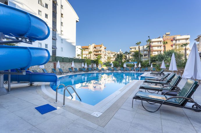 Imagen de la piscina del Kaila City Hotel. Foto 19