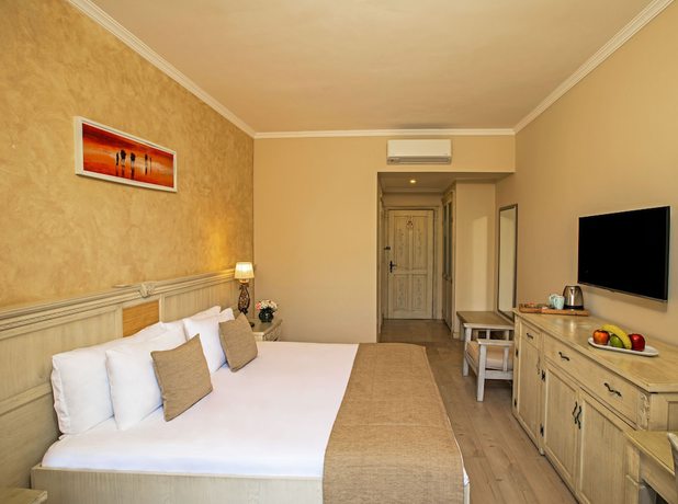 Imagen de la habitación del Kairaba Alacati Beach Resort. Foto 14