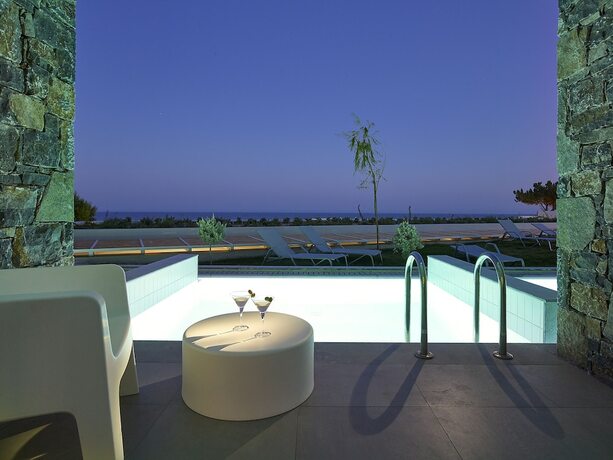 Imagen general del Kakkos Beach Hotel - Adults Only. Foto 2