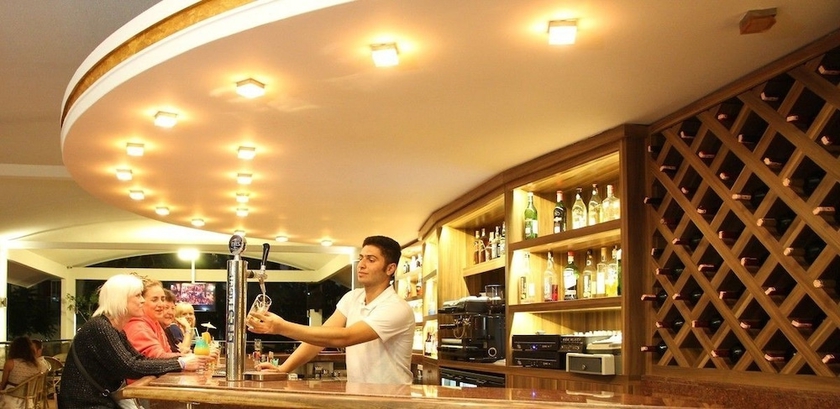 Imagen del bar/restaurante del Kalemci Hotel. Foto 9