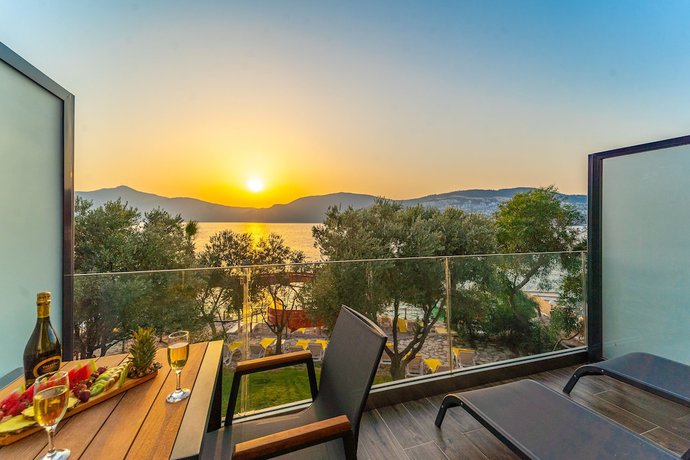 Imagen de la habitación del Kalkan Beach Park Hotel. Foto 16