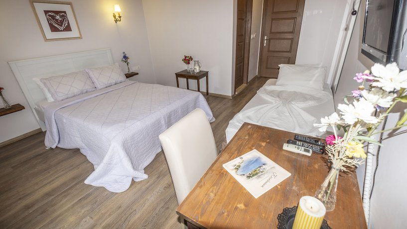 Imagen de la habitación del Karaburun Konak Hotel. Foto 11