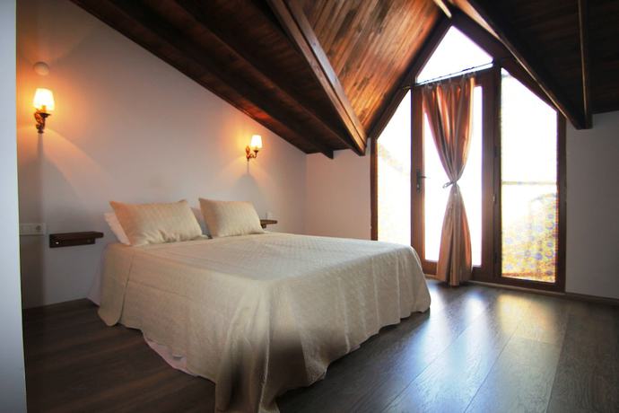 Imagen de la habitación del Karaburun Konak Hotel. Foto 13