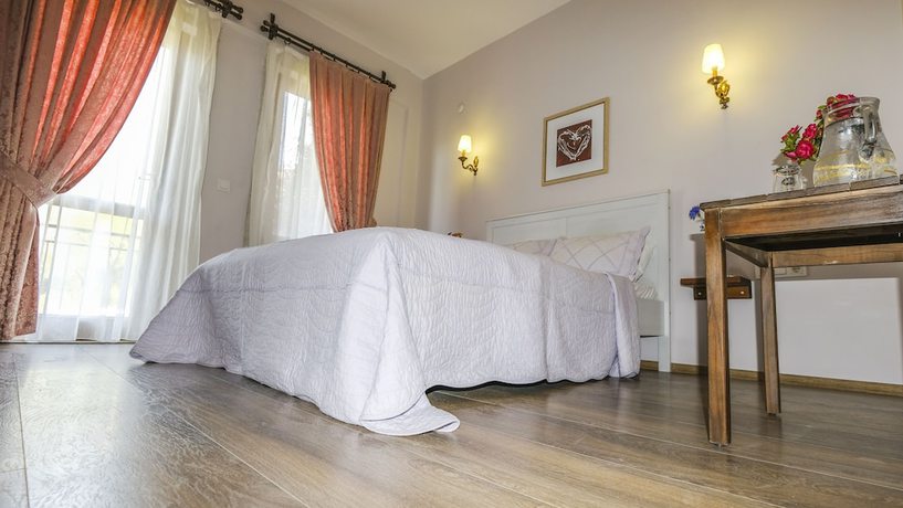 Imagen de la habitación del Karaburun Konak Hotel. Foto 14