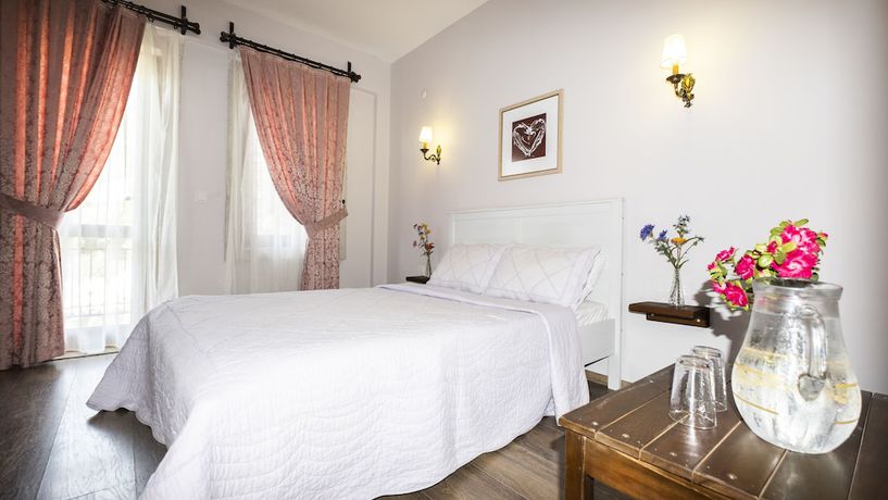 Imagen de la habitación del Karaburun Konak Hotel. Foto 17